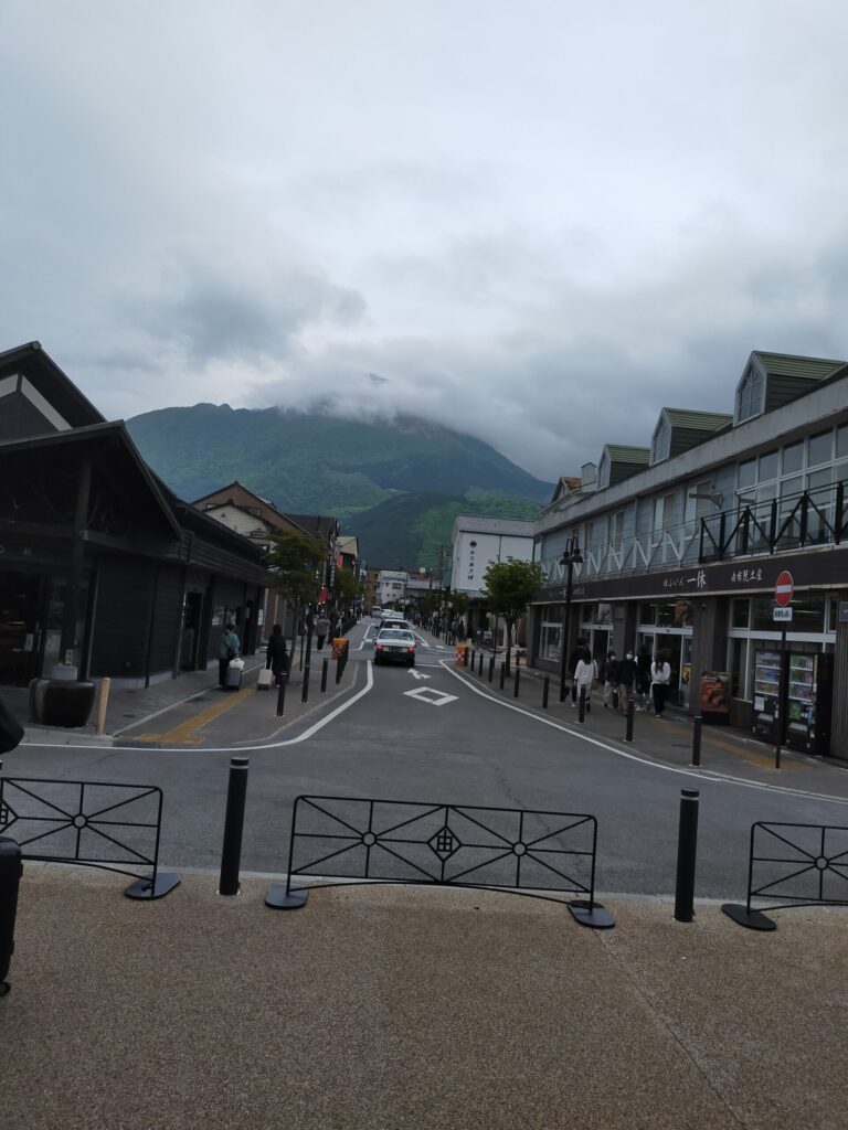 湯布院駅前の風景