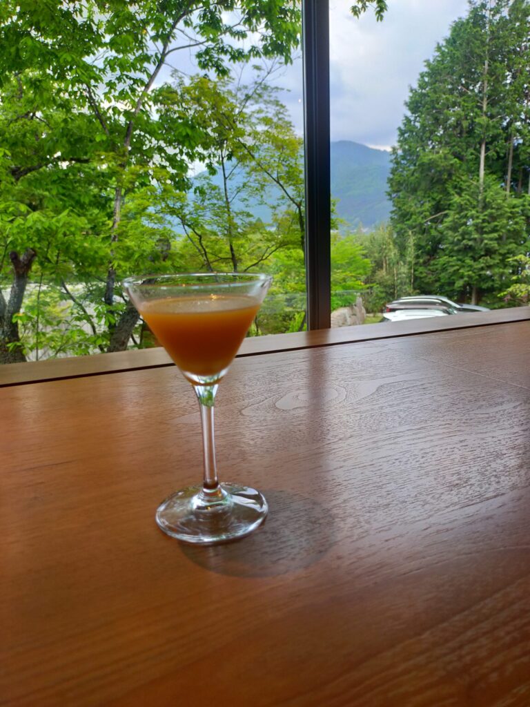 わらび野のカフェ&バー