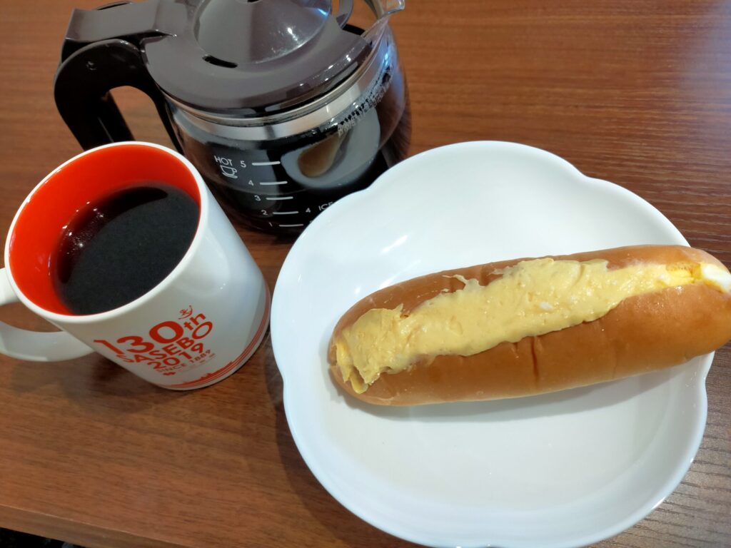 モカブレンドとゴロっとたまごのたまごロール