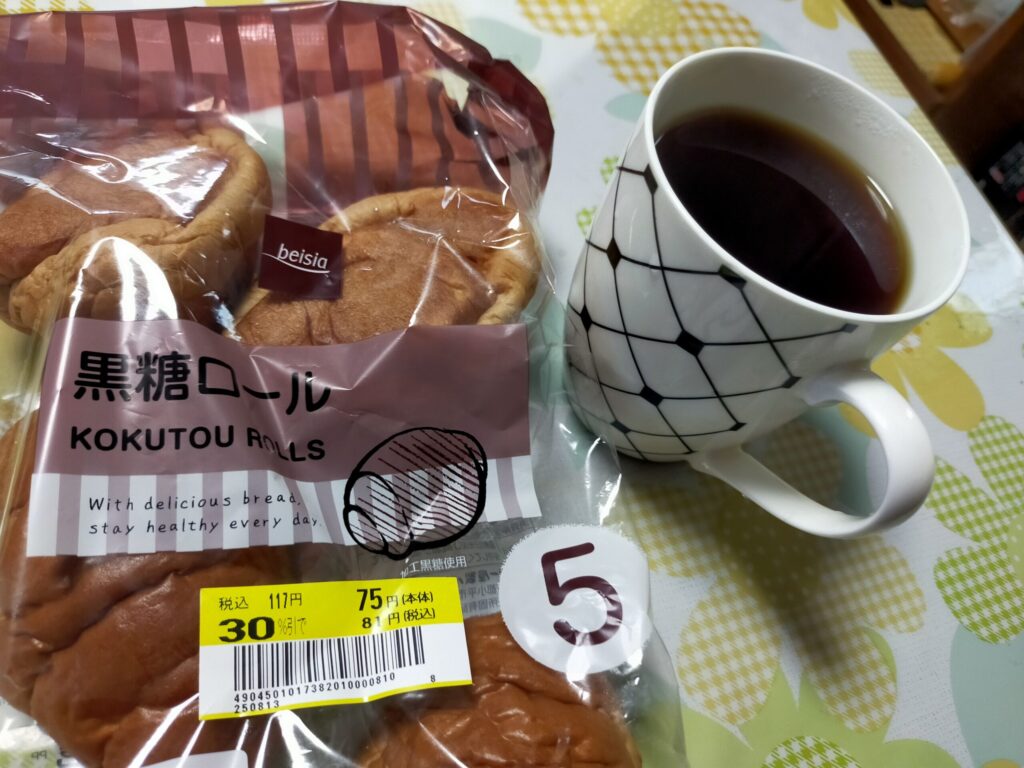 コーヒーと菓子パン
