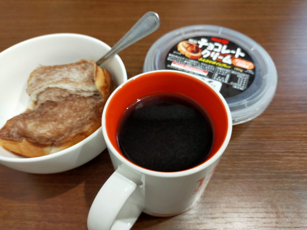 コーヒーとパン
