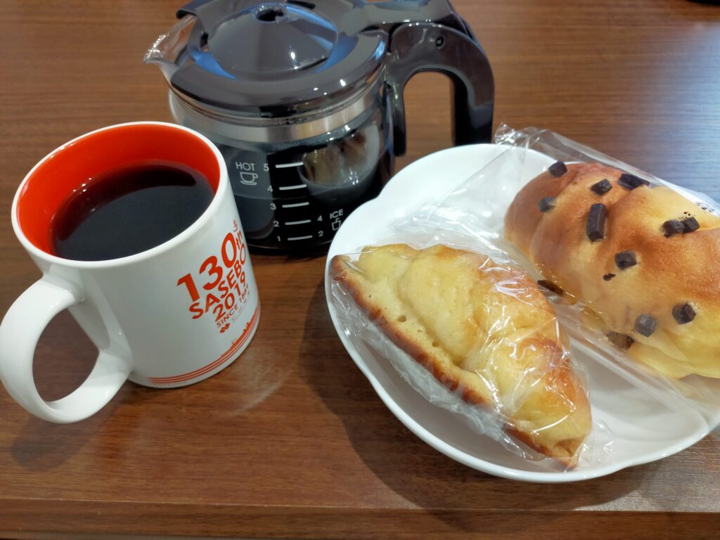 コーヒーとパン