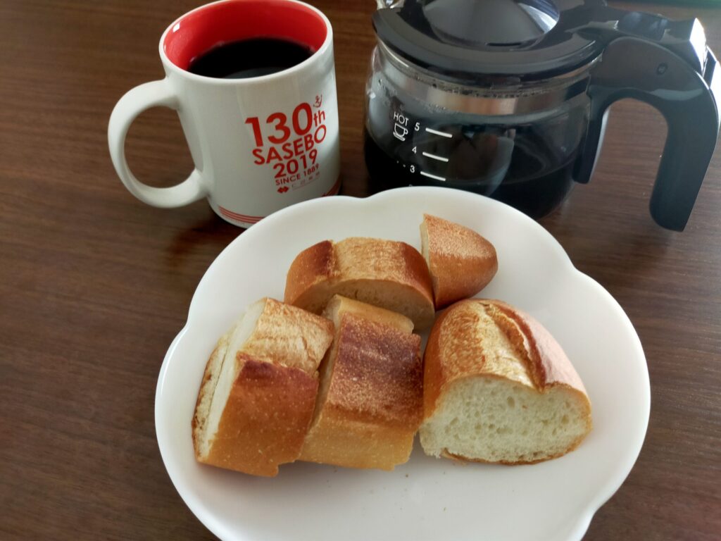 コーヒーとフランスパン