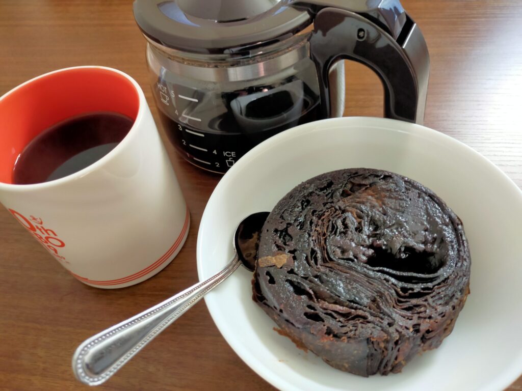 ベンタ・ブラックコーヒーとショコラクイニーアマン