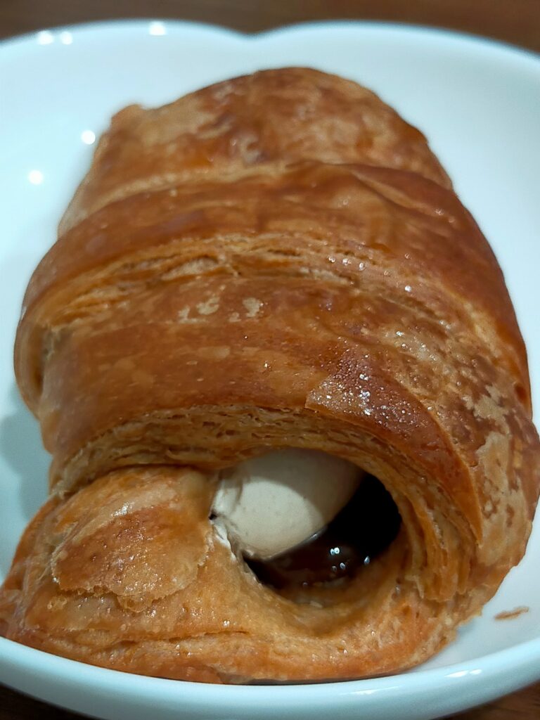 カフェラテクロワッサン