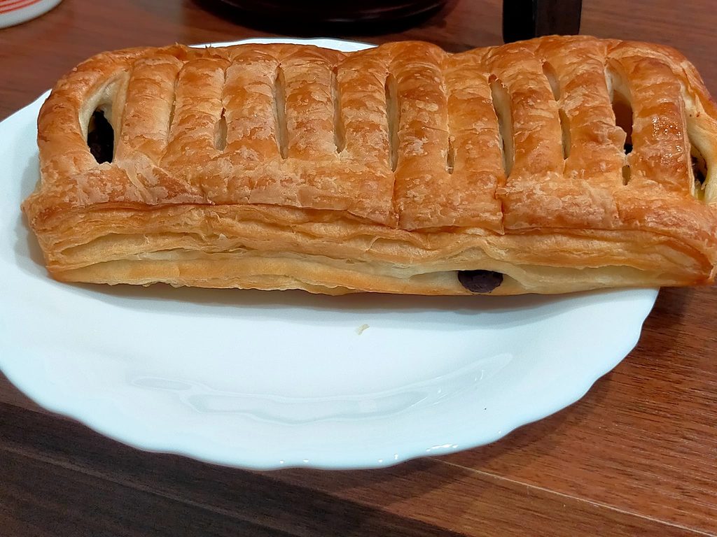 ローソンのチョコ&カスタードデニッシュ