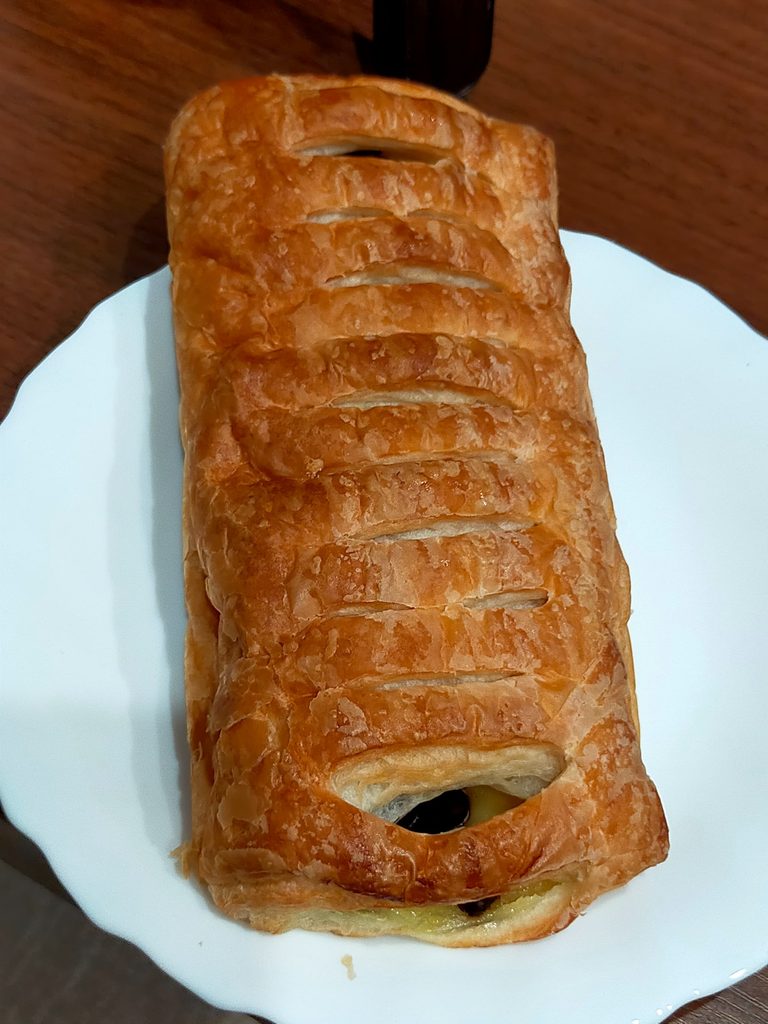 ローソンのチョコ&カスタードデニッシュ